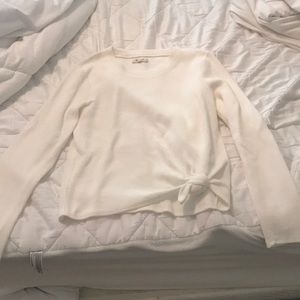 Cute white sweater!!